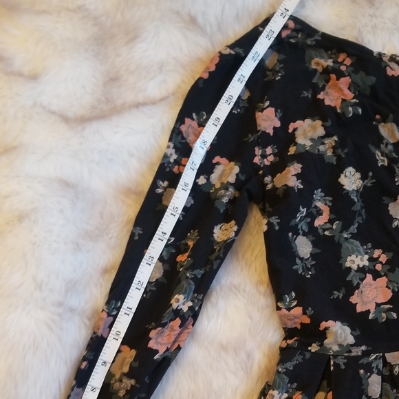 Aritzia Floral Dress - Picture 5 of 6